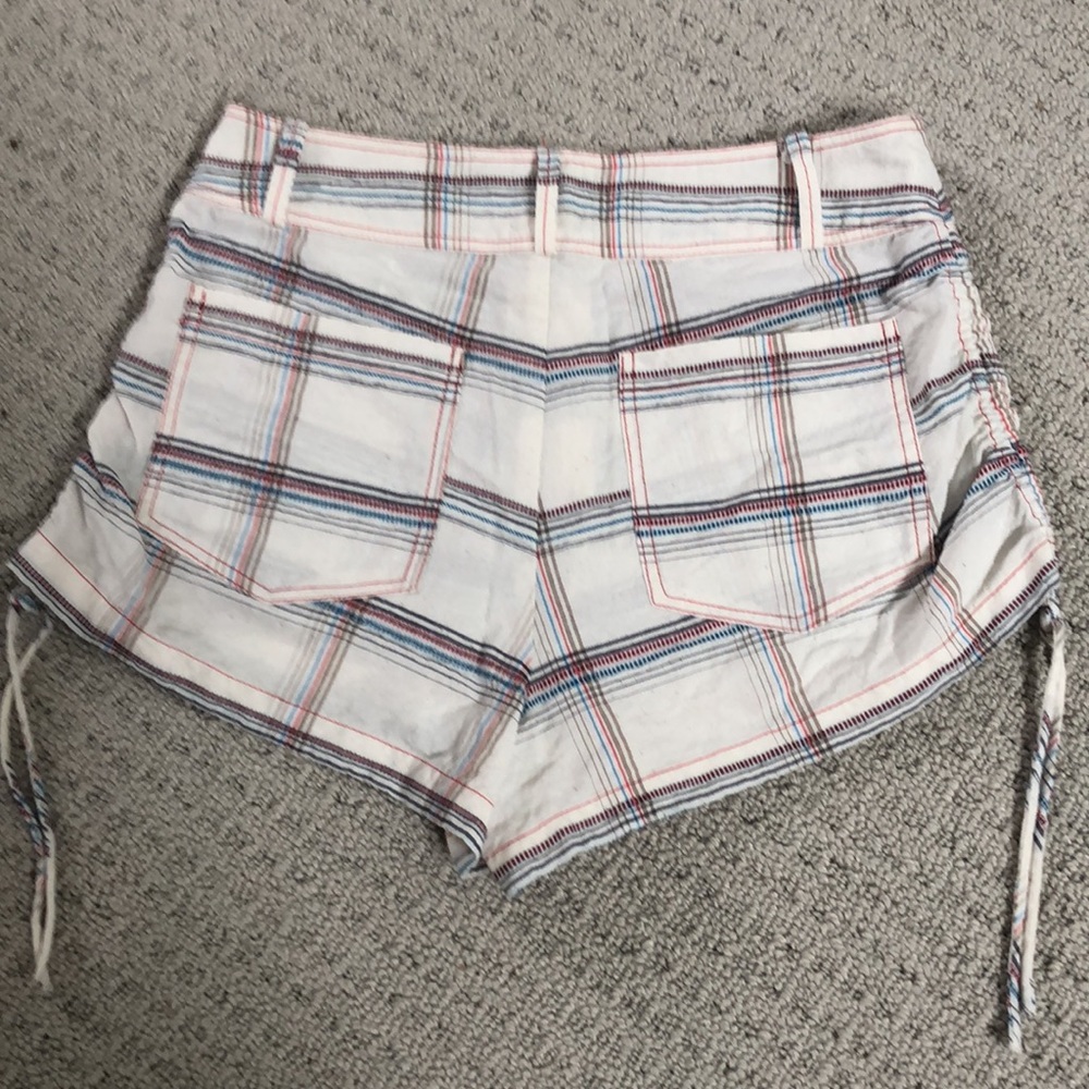Zara | High Waisted Beach Shorts Cream with Red/Multicolored Detail Size… - Picture 2 of 3